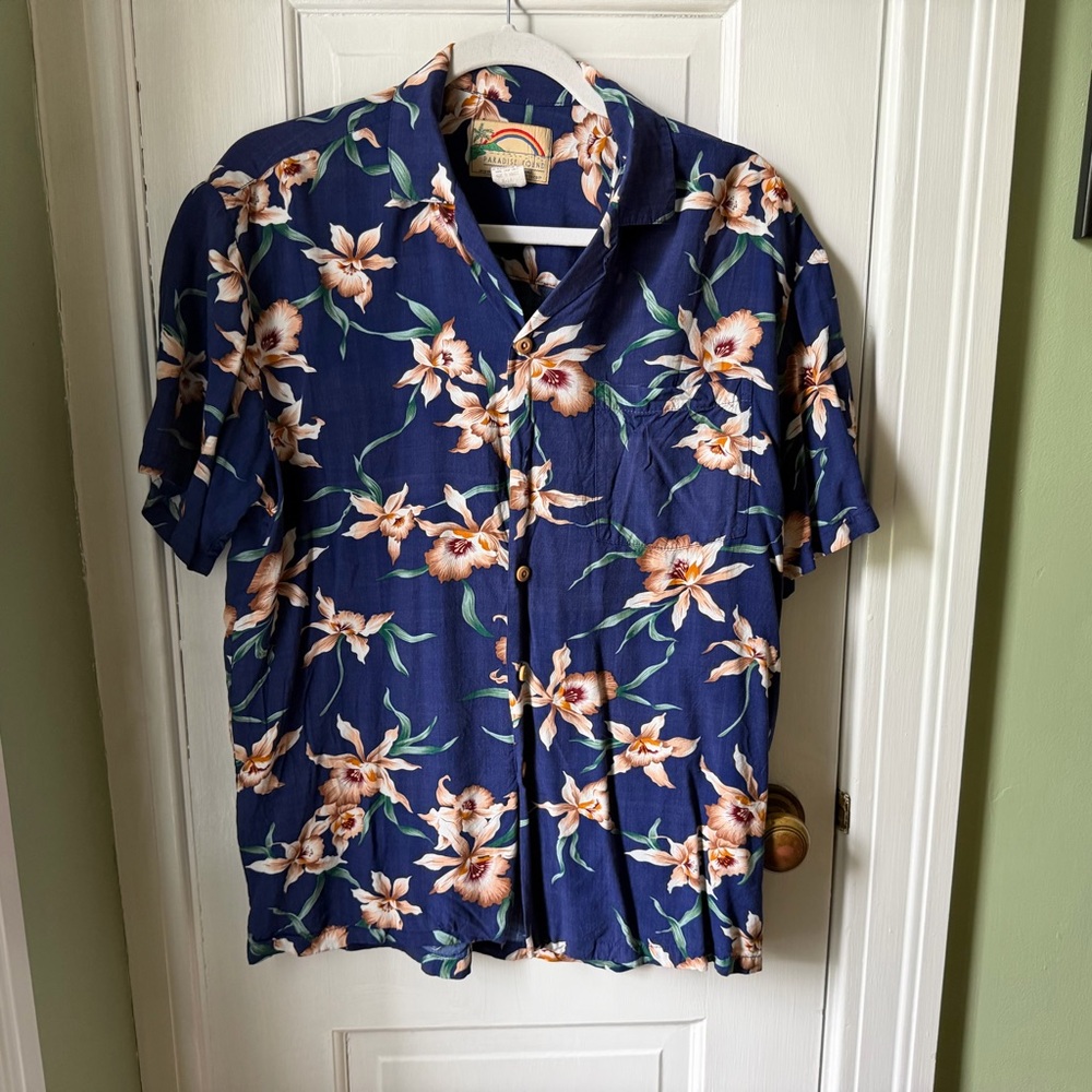Paradise Found Vintage Men's Navy Floral Short-Sleeve Shirt Men’s Size Medium